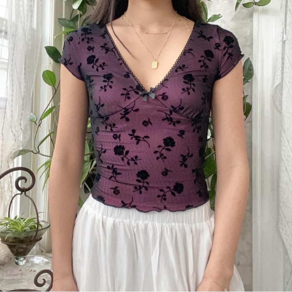 Floral V-Neck Top in Purple